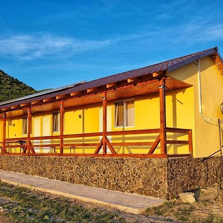 Cabana Varad Coronini Moldova Veche Extérieur photo