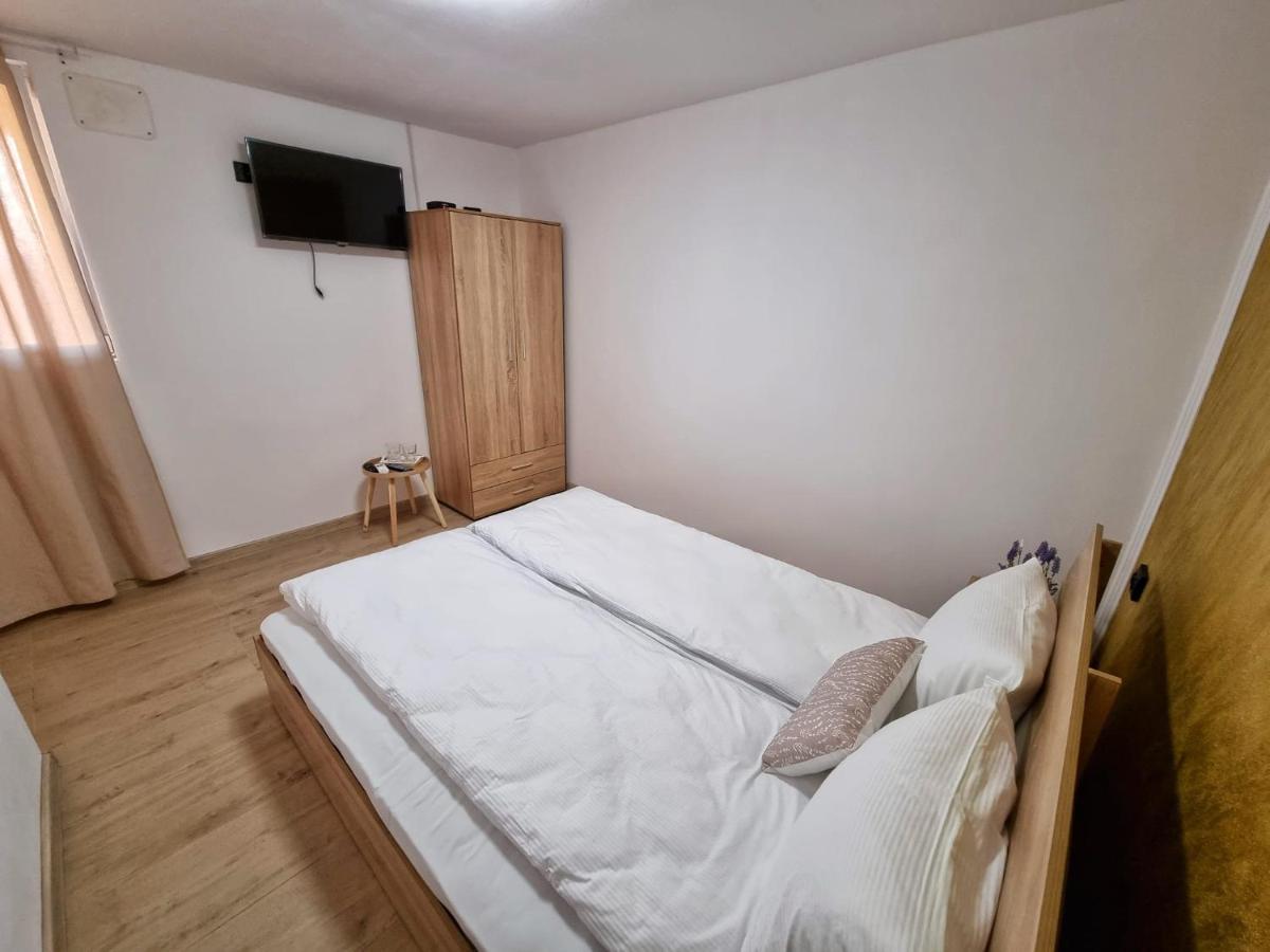 Cabana Varad Coronini Moldova Veche Extérieur photo