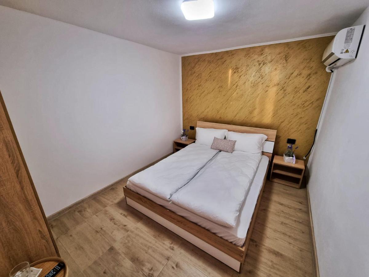 Cabana Varad Coronini Moldova Veche Extérieur photo