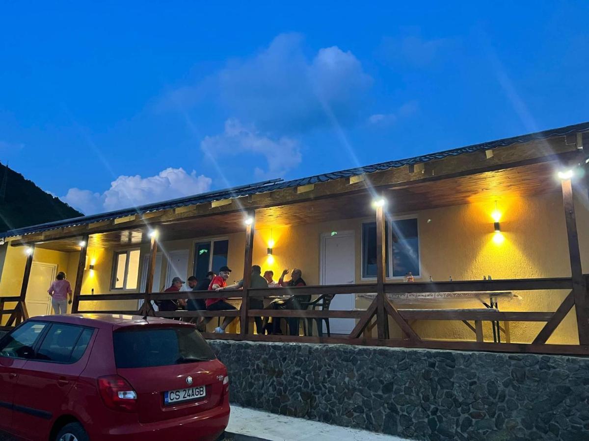 Cabana Varad Coronini Moldova Veche Extérieur photo
