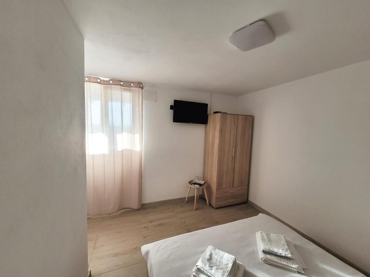 Cabana Varad Coronini Moldova Veche Extérieur photo