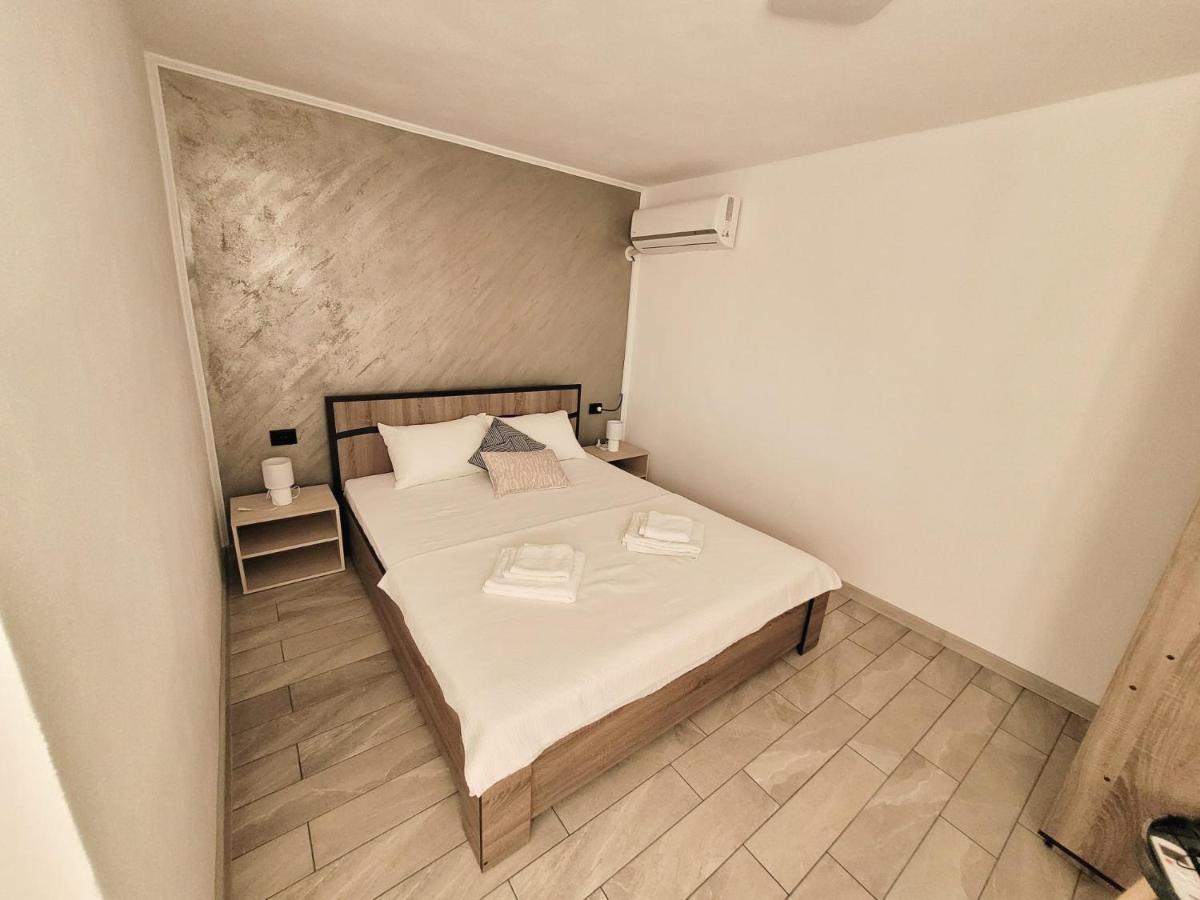 Cabana Varad Coronini Moldova Veche Extérieur photo