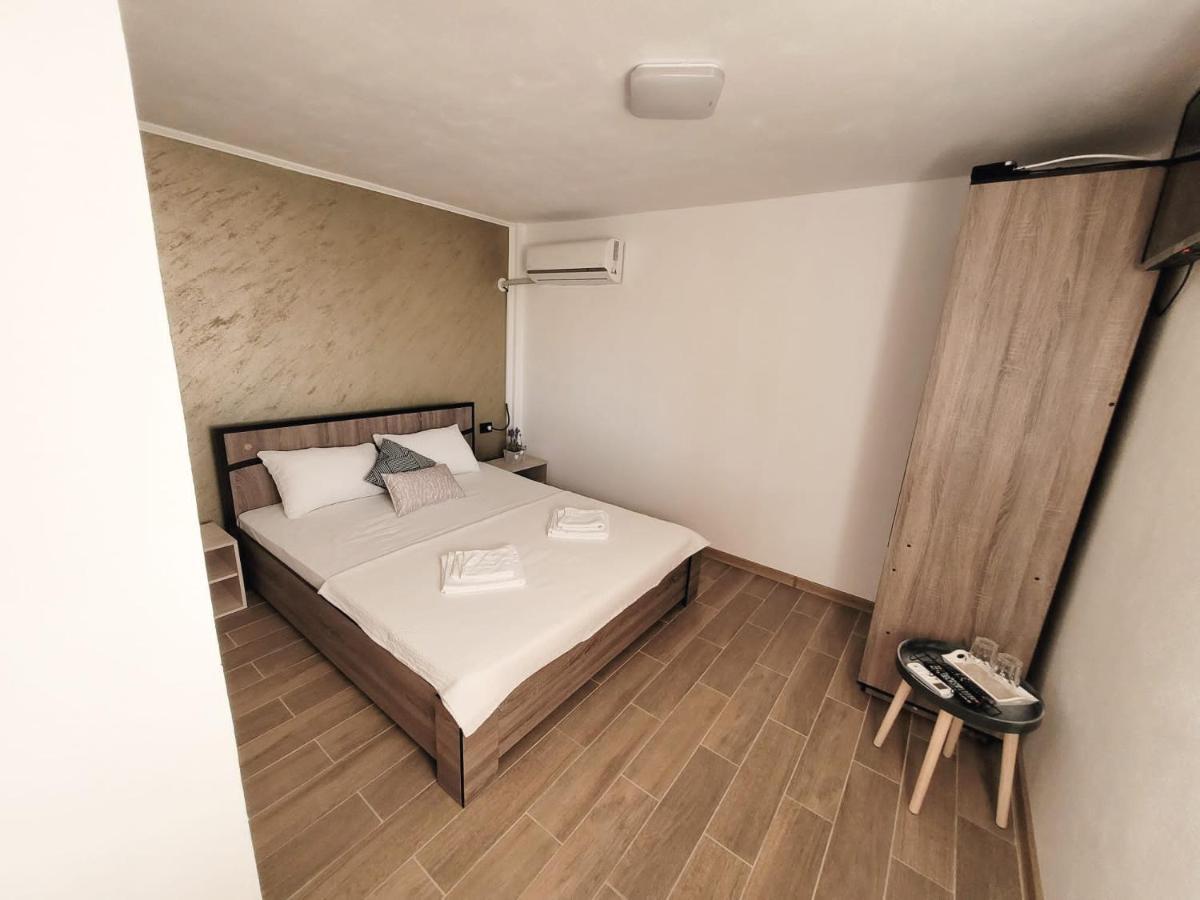 Cabana Varad Coronini Moldova Veche Extérieur photo
