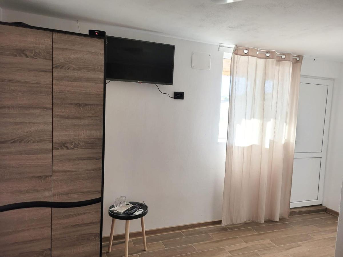 Cabana Varad Coronini Moldova Veche Extérieur photo
